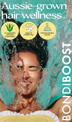 Soins pour les cheveux Aussie-Grown. Bondi Boost. Image d’un mannequin dans l’eau.