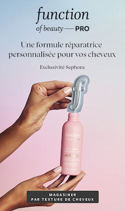 Function of Beauty PRO. une réparation personnalisée pour vos cheveux uniques. en exclusivité chez sephora. tenir le produit avec la main. magasinez par texture de cheveux.