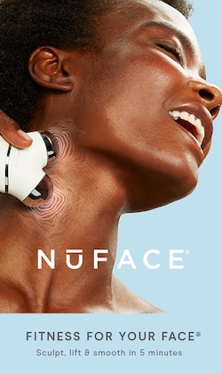 NuFace. Mise en forme pour le visage. Sculptez, raffermissez et lissez votre peau en 5 minutes. Image du modèle qui utilise le produit.