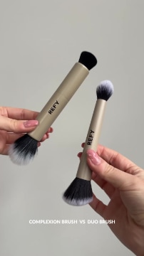 Refy duo factory face brush!