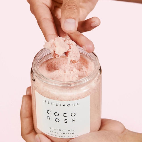 This body scrub is suitable for all skin types, including sensitive skin, thanks to its gentle yet effective formulation. It does not contain any harmful chemicals, artificial fragrances, or abrasive ingredients that may cause irritation.