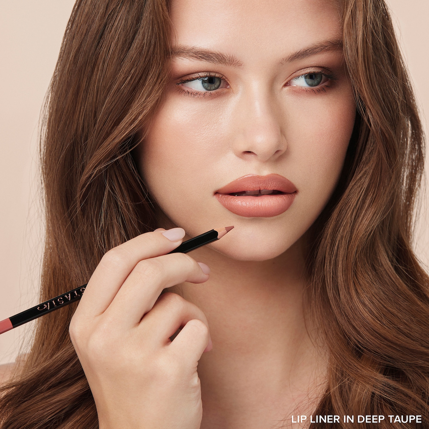 Long-Lasting Velvety-Matte Lip Liner