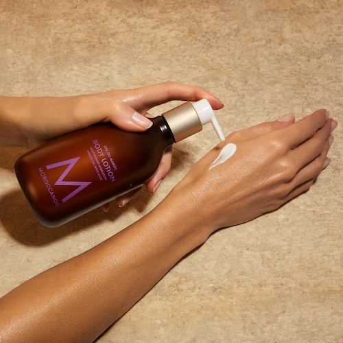 Most body lotion moisturizers contain humectants, such as glycerin and hyaluronic acid. These ingredients attract moisture from the air and help to retain it in the skin, preventing water loss and maintaining optimal hydration levels. Additionally, emollients like jojoba oil, shea butter, and cocoa butter are often included to create a protective barrier on the skin's surface, sealing in moisture and preventing further dryness.