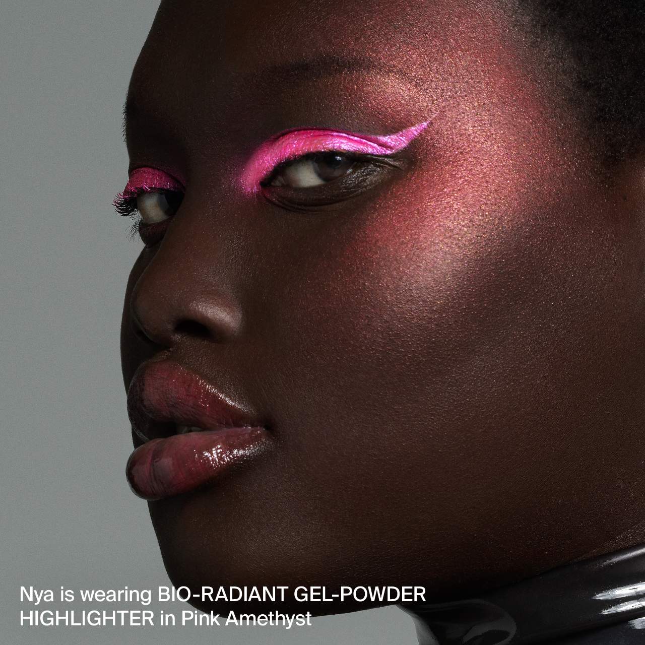 Bio-Radiant Gel-Powder Highlighter with Fermented Arnica