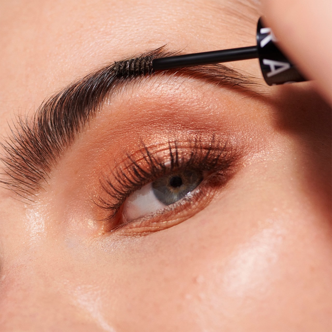 Tinted Volumizing Eyebrow Gel