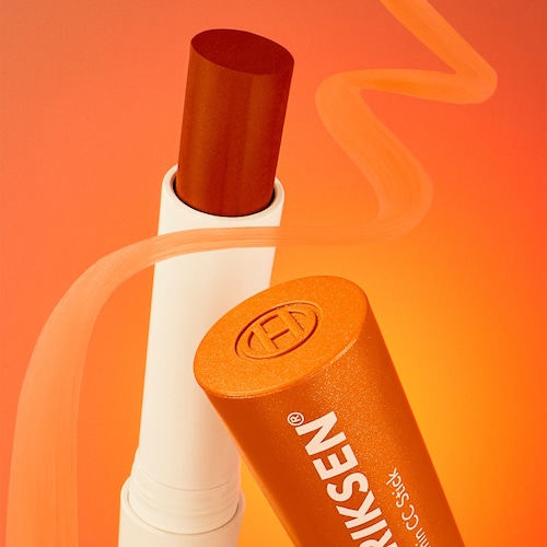 In recent years, the skincare industry has witnessed a surge of innovative products designed to target specific areas of the face. One such breakthrough is the development of eye sticks infused with Vitamin C, known for its numerous skin benefits. These eye sticks are designed to address common concerns like dark circles, puffiness, and fine lines around the delicate eye area.