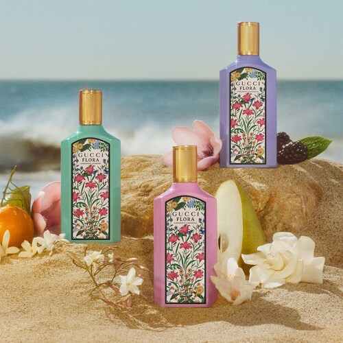 The fragrance starts with a fresh and zesty top note that combines the fruity accents of bergamot and juicy mandarin. These opening notes provide a lively and invigorating introduction to the perfume. As the fragrance settles on the skin, it reveals a heart note dominated by the delicate and intoxicating aroma of magnolia flowers.