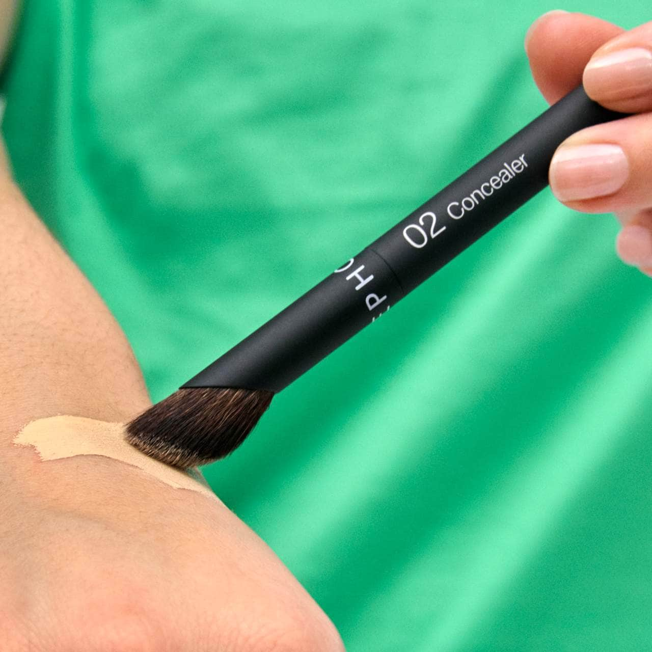 Essential Brush - 02 Concealer