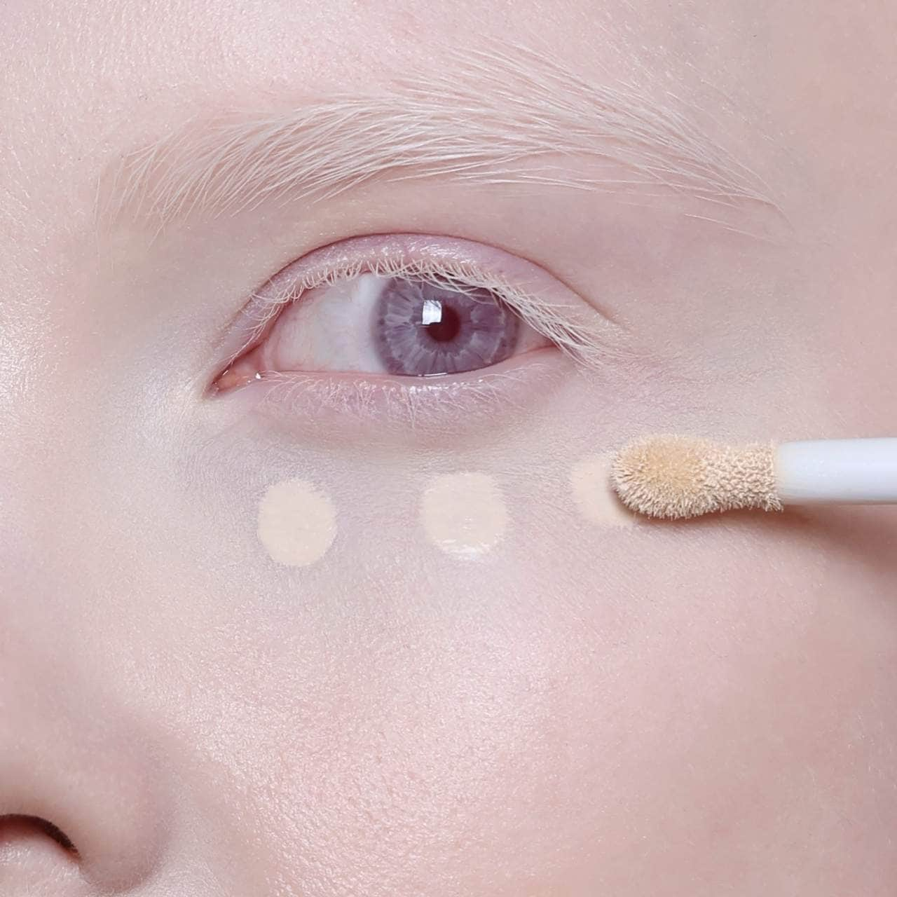 Brightening and Blurring Serum Concealer with Plant-Derived Squalene